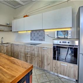 3 bedroom seaside villa with pool, Acharavi, sleeps 6